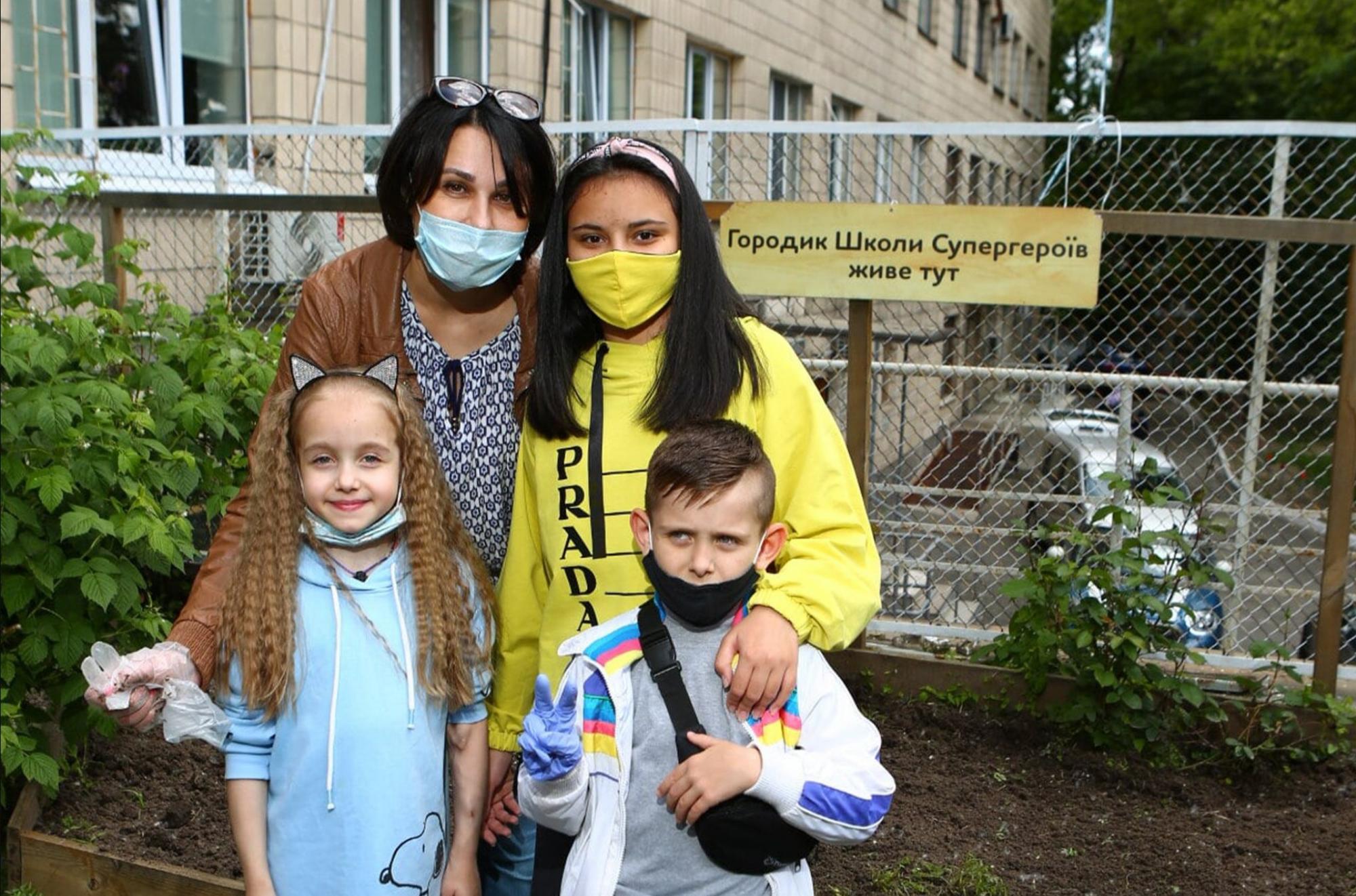 Ведущая 1+1 в свой день рождения просит о помощи